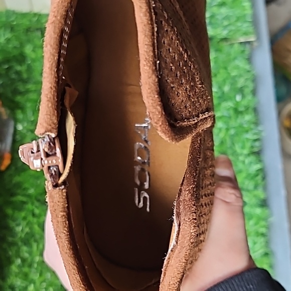 Soda Cognac Brown Heeled Bootie size 9 - Picture 6 of 6